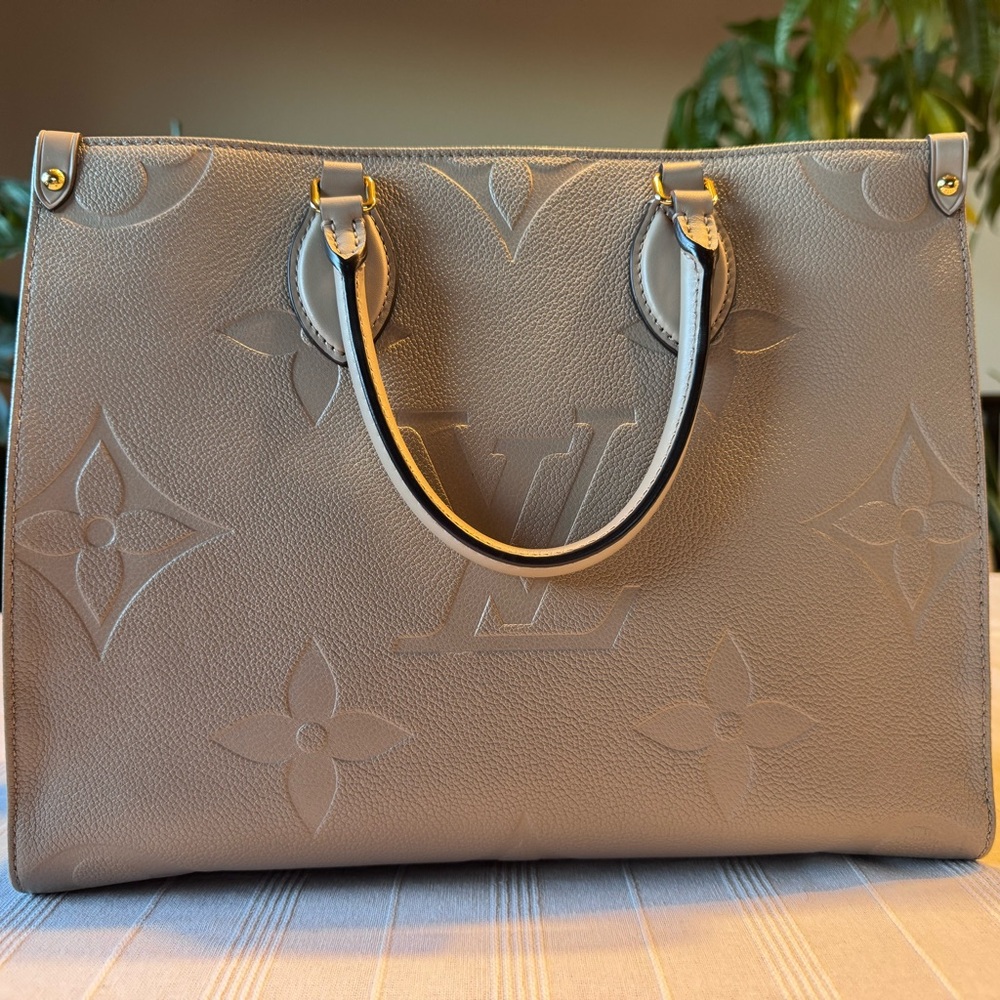 Louis Vuitton Giant Onthego MM